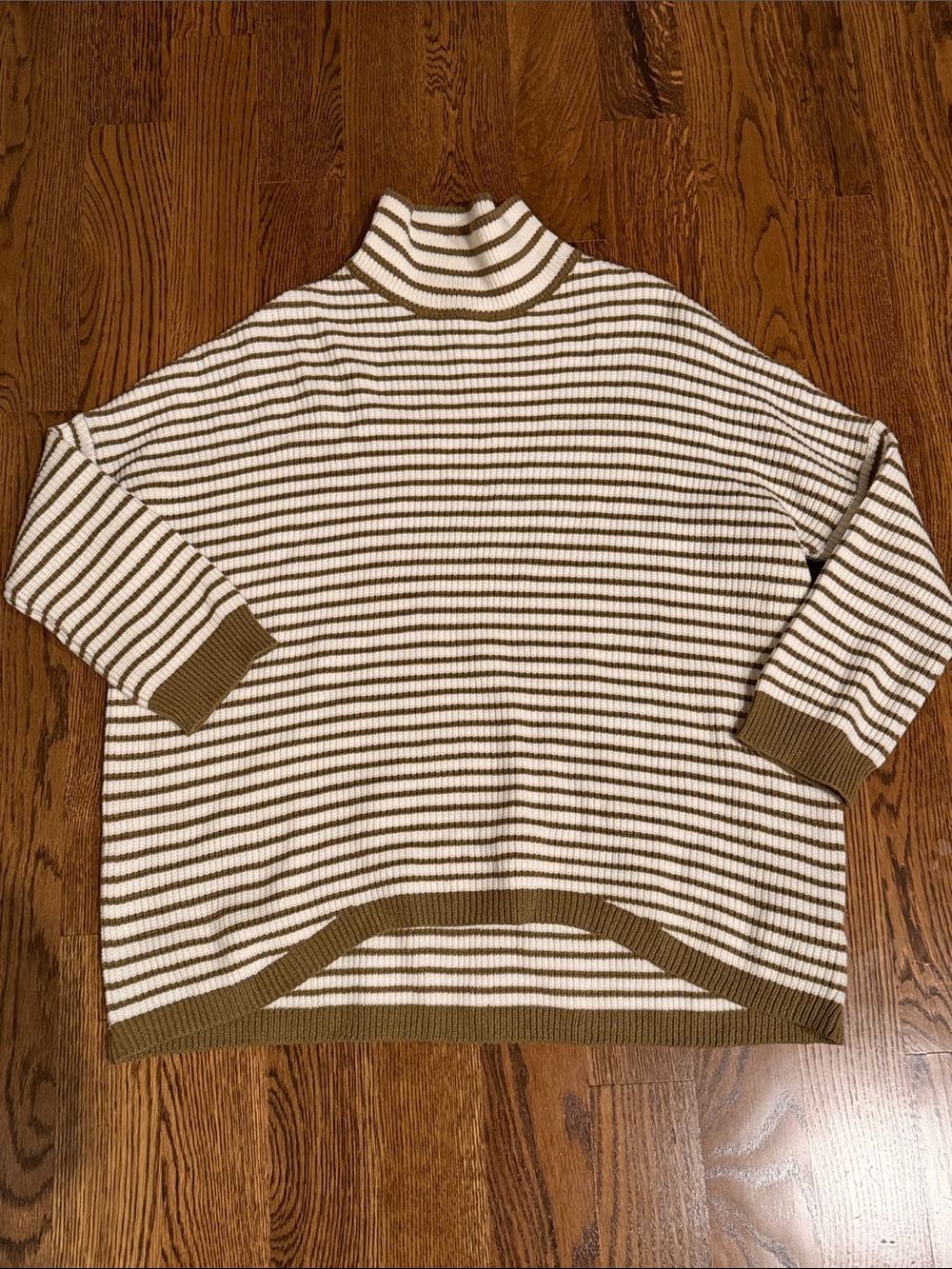 Cozy Casual Cream and Olive Striped tulip hem M/L crewneck